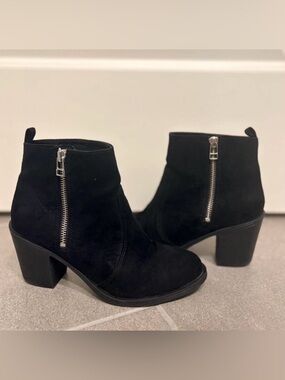 H&M Black Suede Chelsea Ankle Boots Side Silver Zipper Chunky Block Heel Size 7